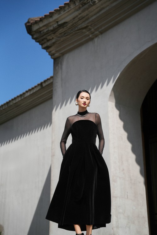 Sixdo Black Velvet Flared Dress